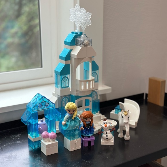LEGO DUPLO Disney Princess Frozen Ice Castle 10899 - Picture 1 of 8